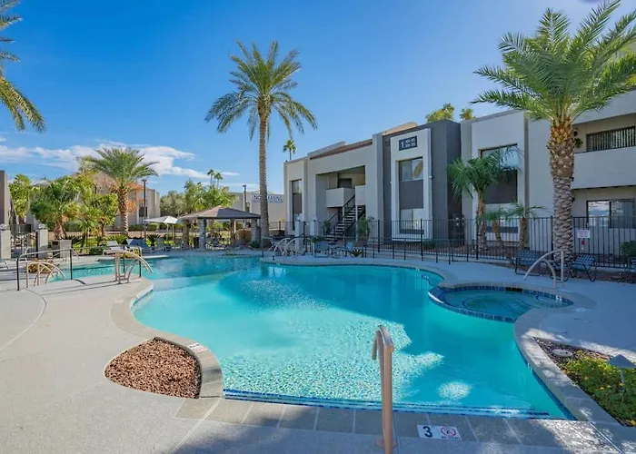 Modern 2bd - Parking, Gym, Pool - Sleeps 8 - 5 Min Casino Scottsdale