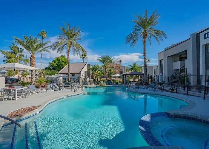 Modern 2bd - Parking, Gym, Pool - Sleeps 8 - 5 Min Casino *