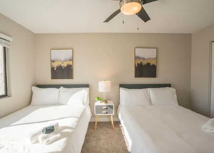Modern 2bd - Parking, Gym, Pool - Sleeps 8 - 5 Min Casino *