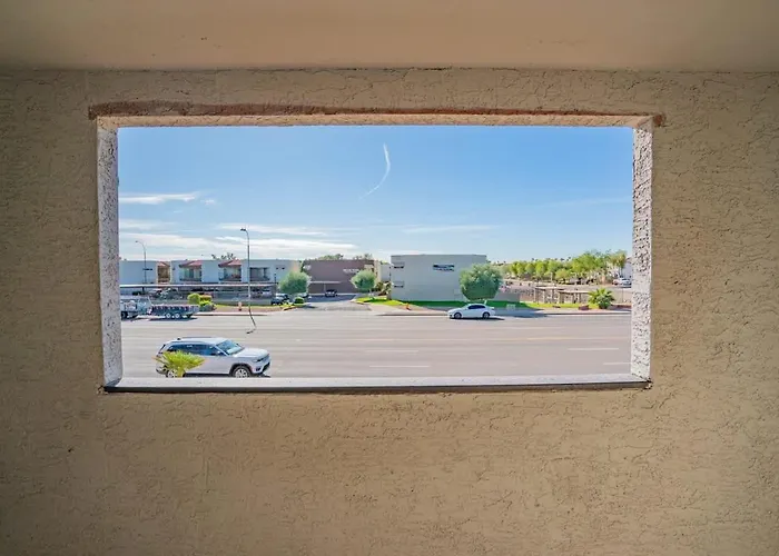 Apartment Modern 2bd - Parking, Gym, Pool - Sleeps 8 - 5 Min Casino Scottsdale