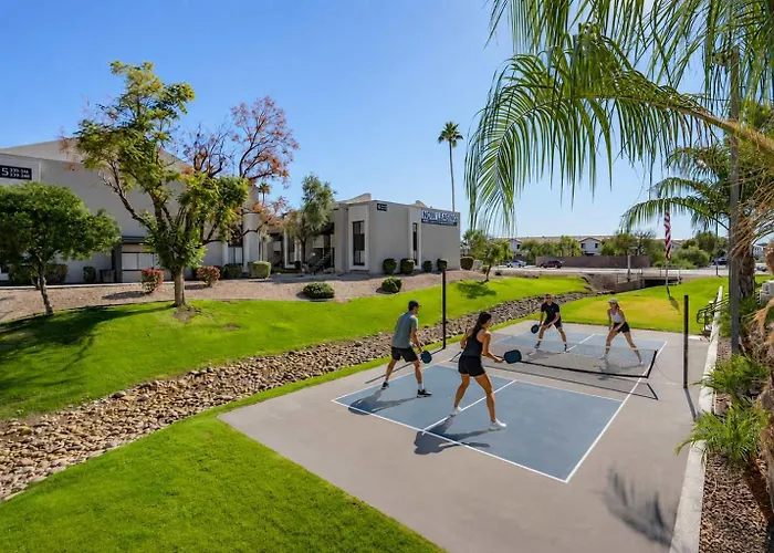Apartment Modern 2bd - Parking, Gym, Pool - Sleeps 8 - 5 Min Casino Scottsdale