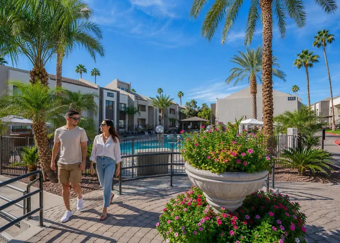 Apartment Modern 2bd - Parking, Gym, Pool - Sleeps 8 - 5 Min Casino